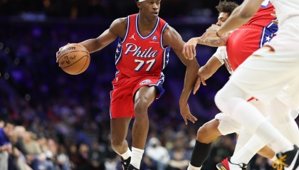 世界杯实时赔率查询-【菜鸟】埃奇库姆25分7板 贝利17中8得20分5板 哈珀8分3板5助